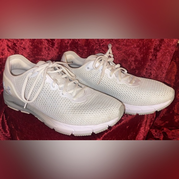 Under Armour Hovr Sonic 4 Women’s Sneakers size 11 - White EUC - Picture 9 of 10
